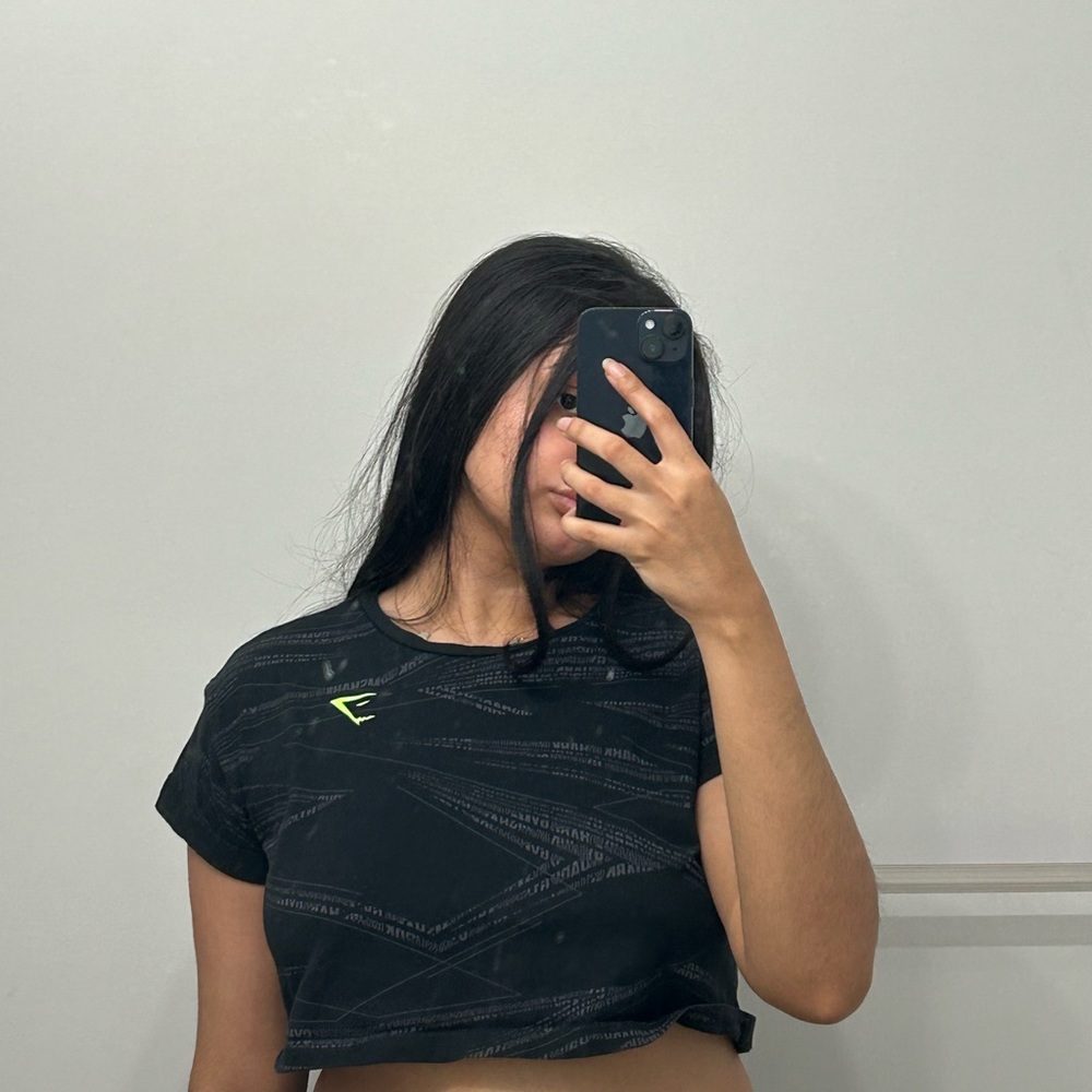 Crop gym shark top